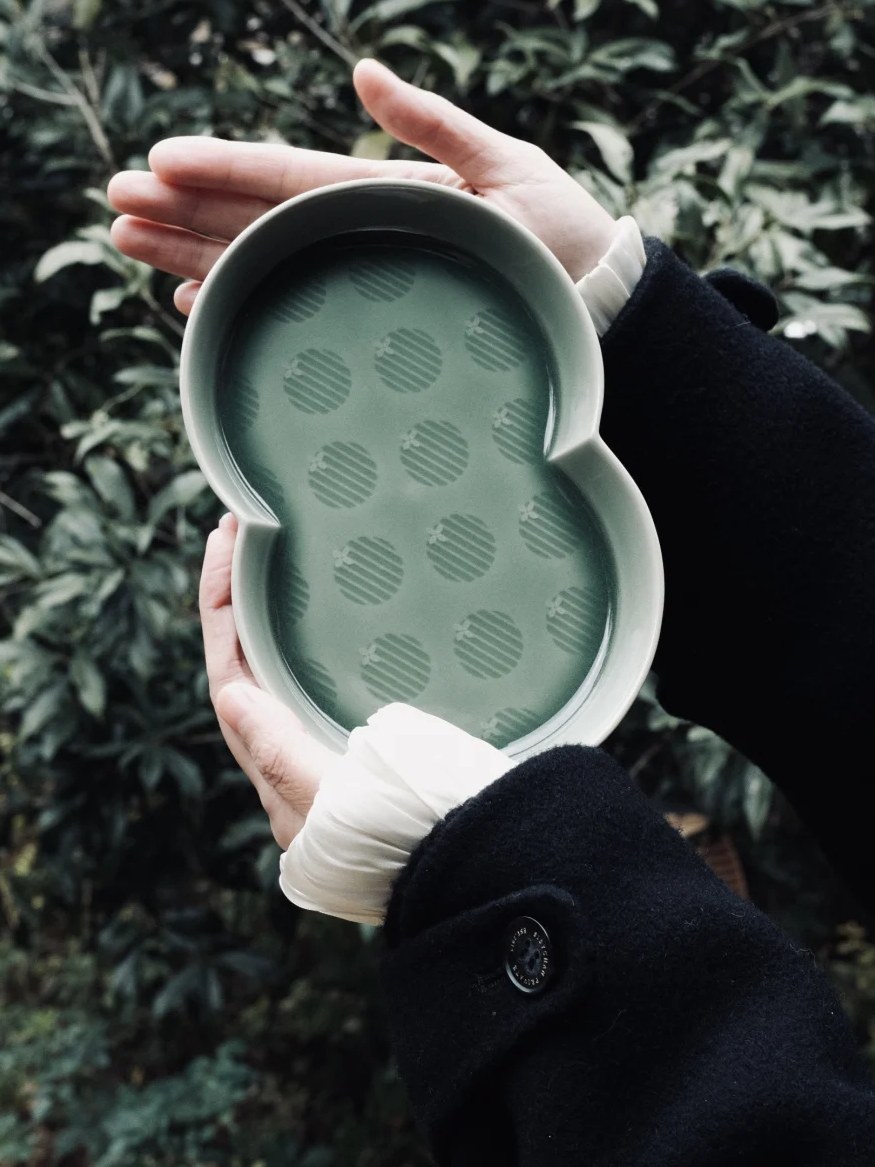 积雪青瓷杯组